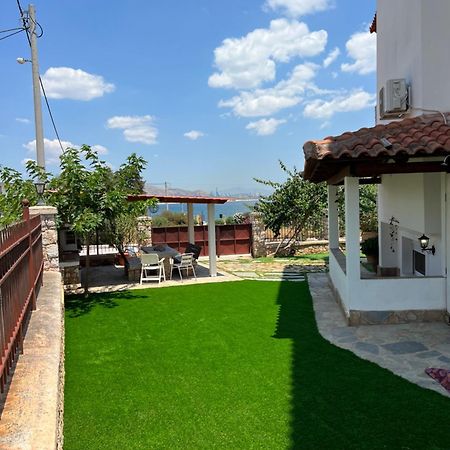 Apartment In Salamina With Garden & Sea View Selinia Exterior photo