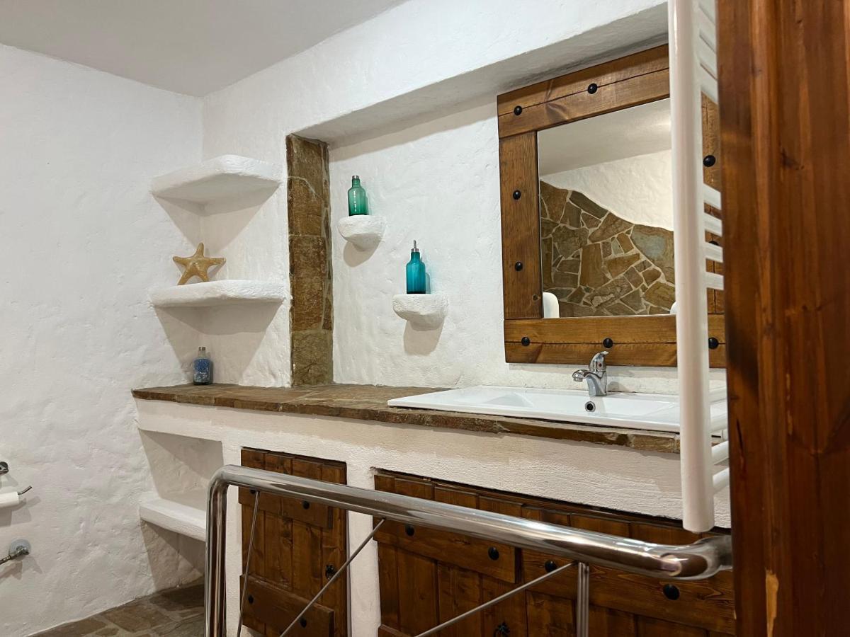 Apartment In Salamina With Garden & Sea View Selinia Exterior photo