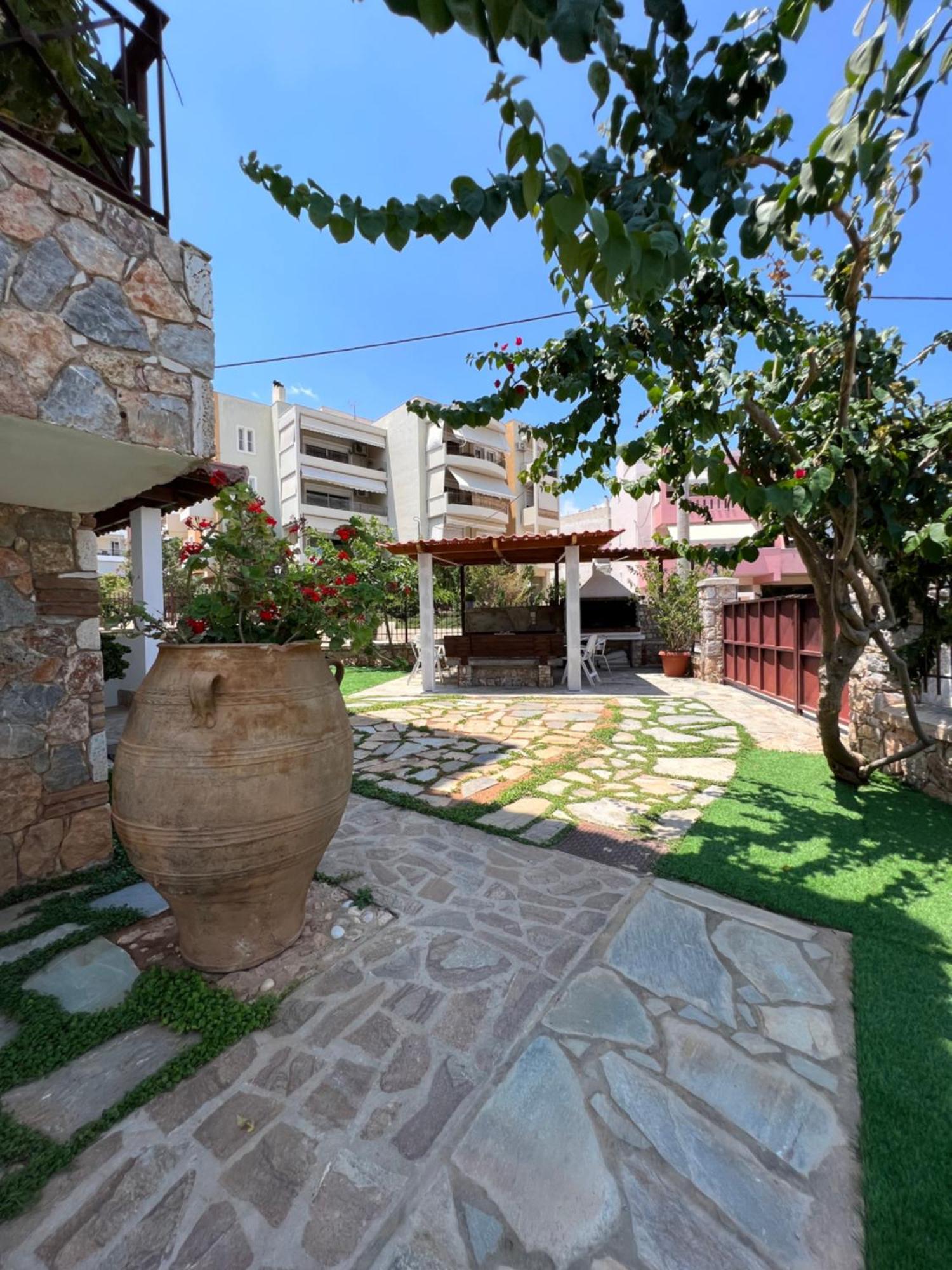 Apartment In Salamina With Garden & Sea View Selinia Exterior photo