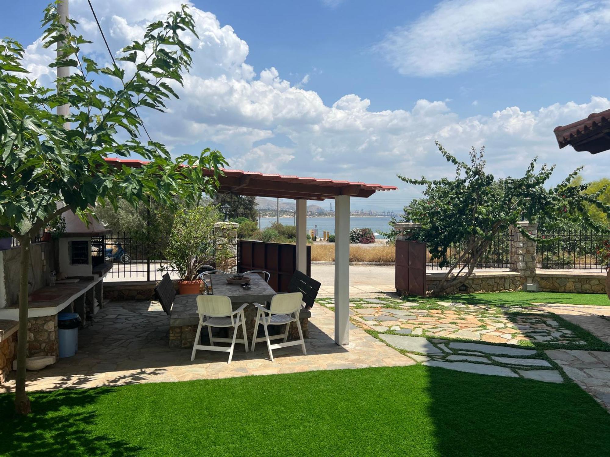 Apartment In Salamina With Garden & Sea View Selinia Exterior photo